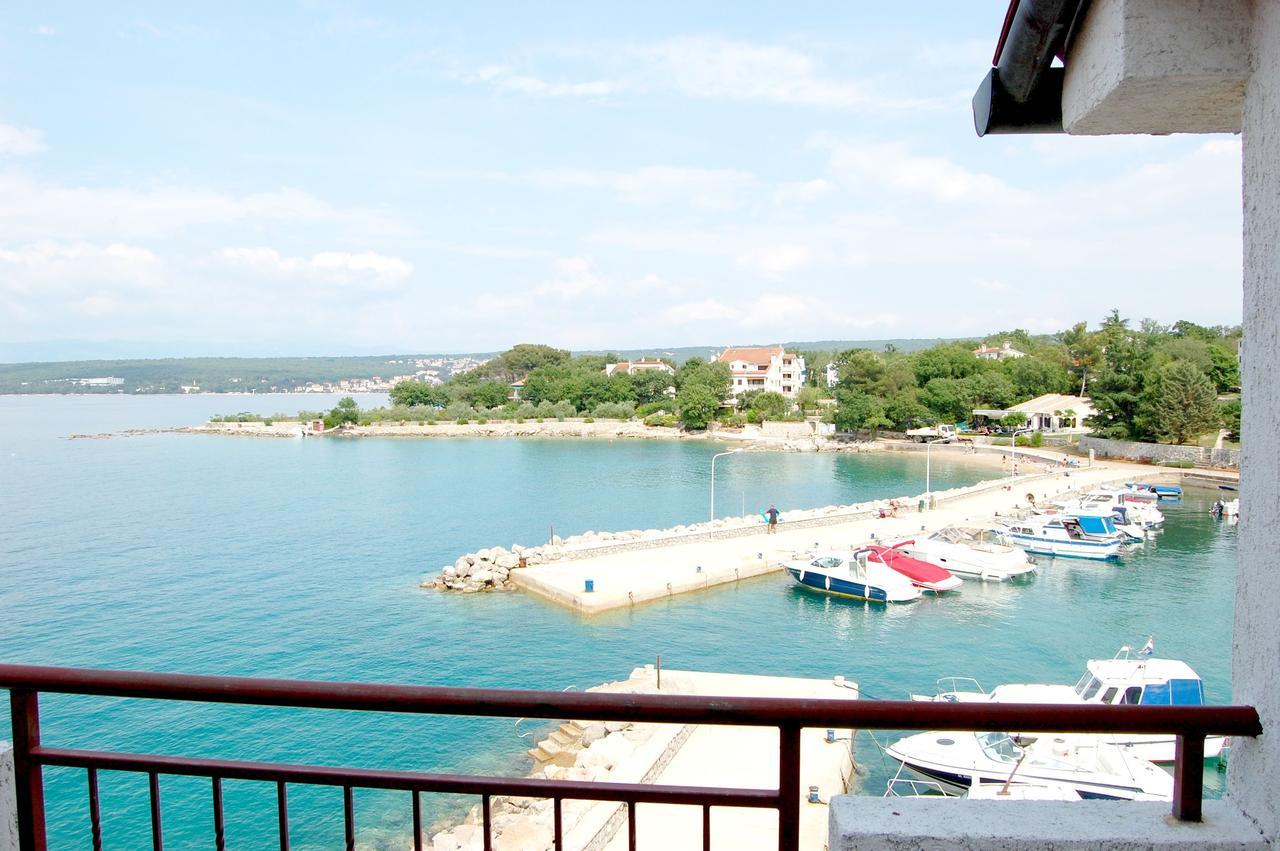 Apartments Myadria Malinska Exterior foto